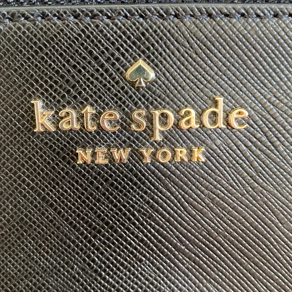 Kate Spade Carry all Staci wristlet wallet - Picture 3 of 9
